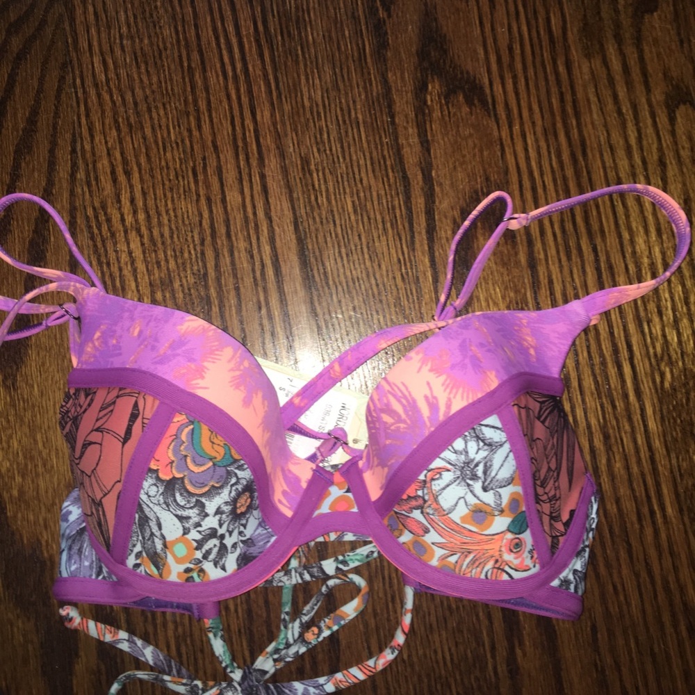 maaji bikini top NWT